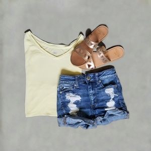 Highwaisted Distressed Shorts